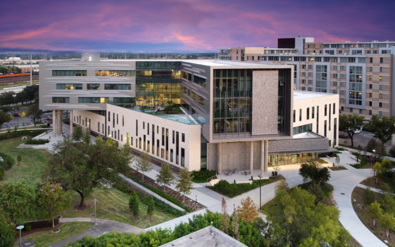 UHLC’s Pre-Law Pipeline Programs receive donation