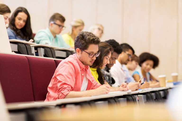 6 tips on how to choose your law school classes wisely