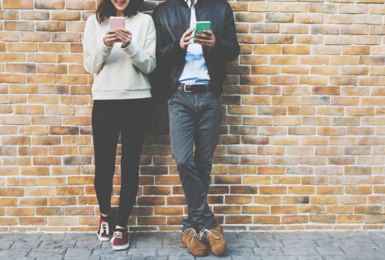 To date or not to date in law school