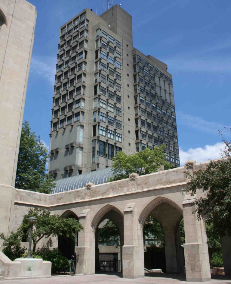 Boston U. offers accelerated J.D./LL.M. programs in tax and banking