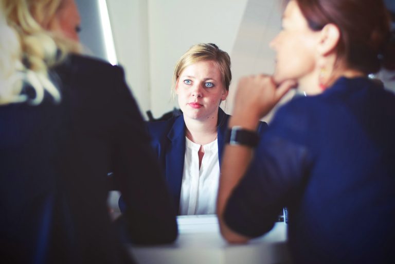3 Things to Always Do in Interviews (And 3 Things to Never Do)