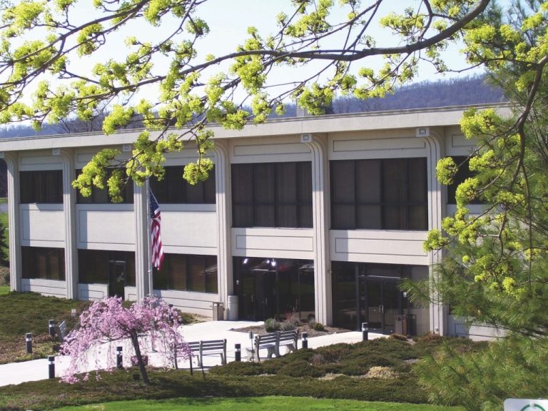 Widener Law Commonwealth signs dual admissions agreement with YSU