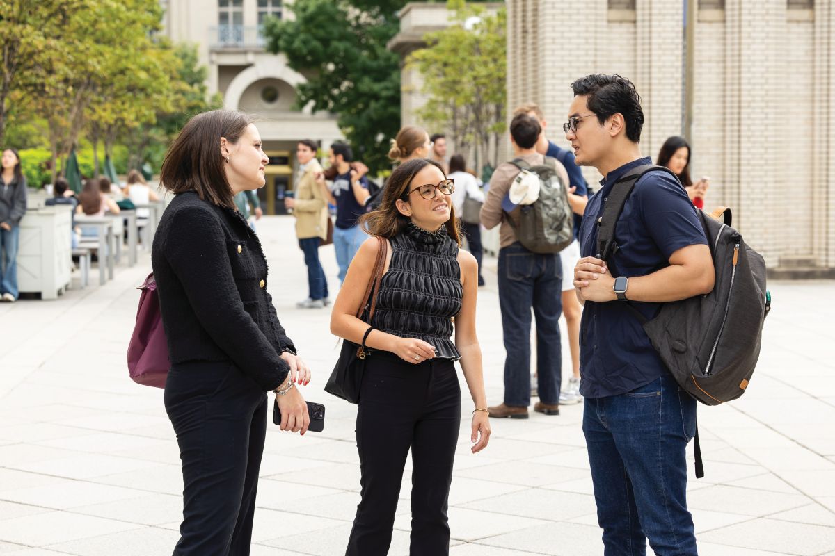 law students on Georgetown Law campus